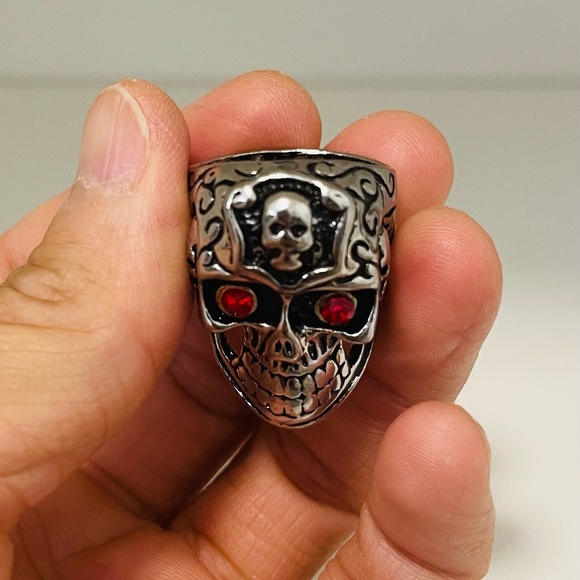 Brand New Unisex Size 2-2.5 Goethe Style Ring Stainless Steel Red-Eye Skull - Picture 8 of 10